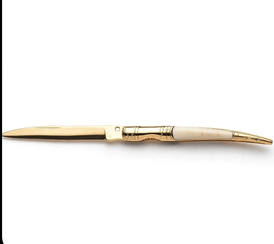 Navaja Joya en Oro 750 – Edición Exclusiva en Marfil de Mamut Fósil y Coral Negro Natural